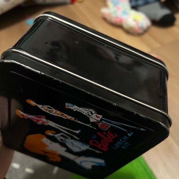 Vintage Barbie Lunch Box with Retro Design - Picture 5 of 7